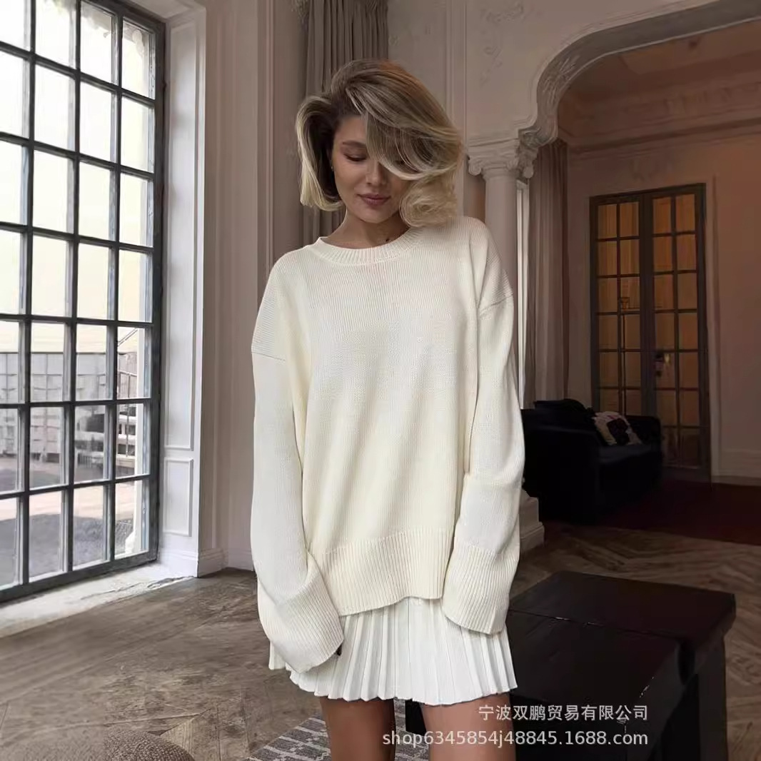 Jesienny sweter z dekoltem w j – Winter Clothing Kit recenzja i cena