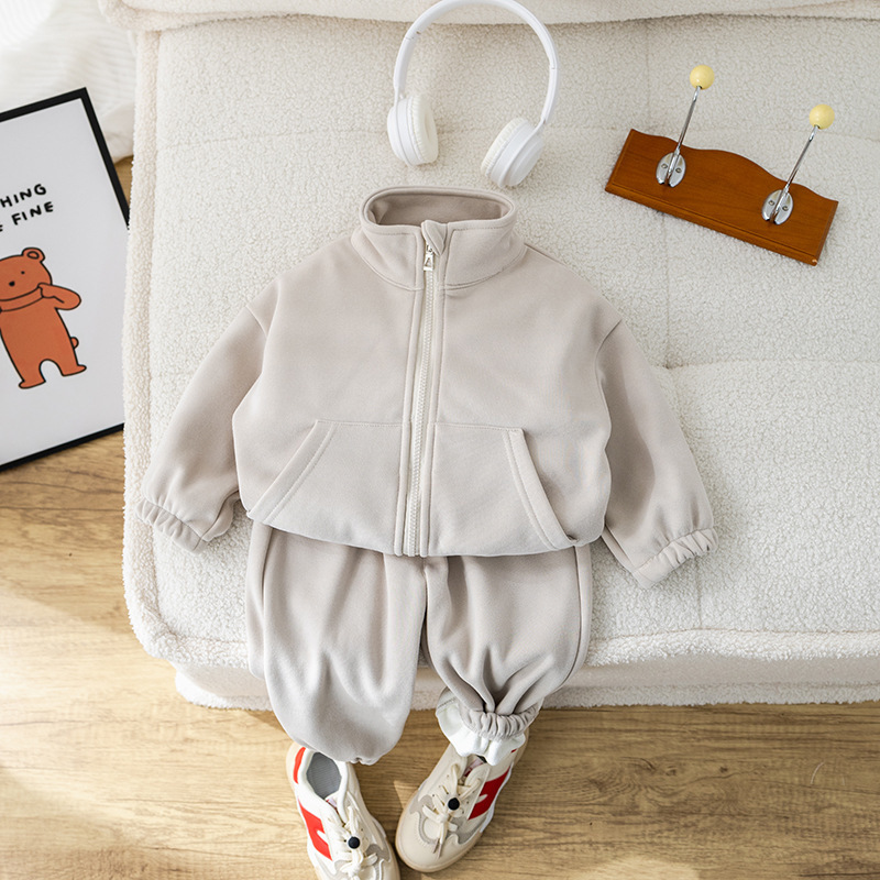 Zimowy zestaw ubrań dla chłopc – Winter Clothing Kit recenzja i cena